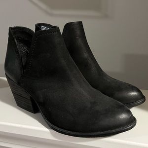 Steve Madden Adelphie Ankle Bootie